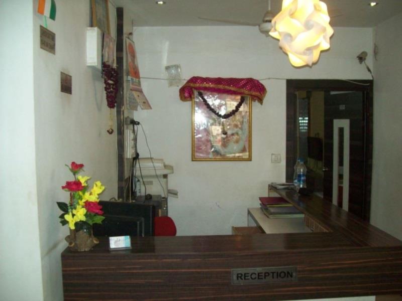 Hotel Mid - Way Inn Gandhinagar Buitenkant foto